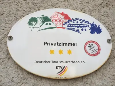 Ein Zertifikat, Auszeichnung, Logo oder anderes Dokument, das in der Unterkunft Haus Roswita ausgestellt ist