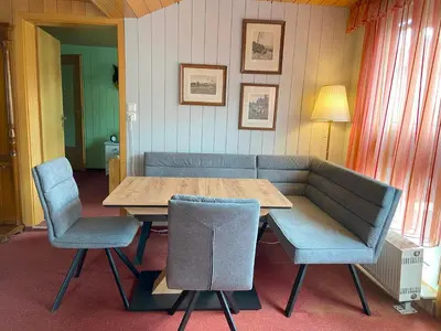Ein Sitzbereich in der Unterkunft Ferienwohnung Kniep