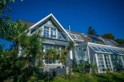 Das Gebäude in dem sich das Bed & Breakfast befindet