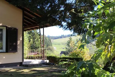 Ein Garten an der Unterkunft Schöne Aussicht