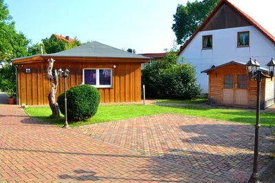 Das Gebäude in dem sich das Ferienhaus befindet
