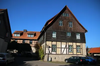 Das Gebäude in dem sich die Ferienwohnung befindet