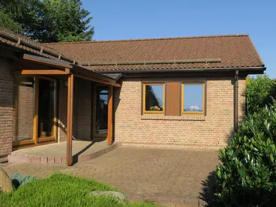 Das Gebäude in dem sich das Ferienhaus befindet