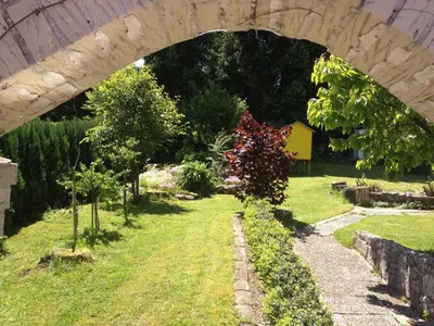 Ein Garten an der Unterkunft Ferienwohnung Baars