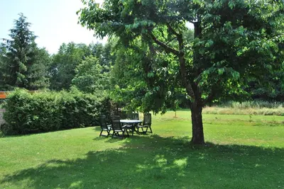 Ein Garten an der Unterkunft Ferienwohnung Stricker 3/3