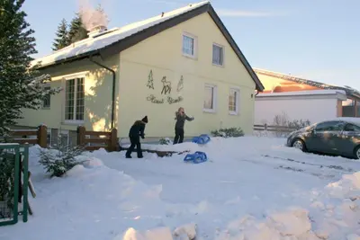 Haus Bambi im Winter