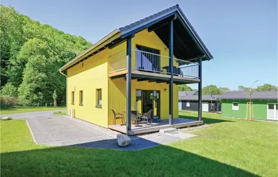 Das Gebäude in dem sich das Ferienhaus befindet