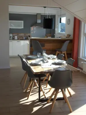 Küche/Küchenzeile in der Unterkunft Lina's Ferienwohnungen - zwei moderne FeWos mit Sauna im Haus und fantastischem Ausblick