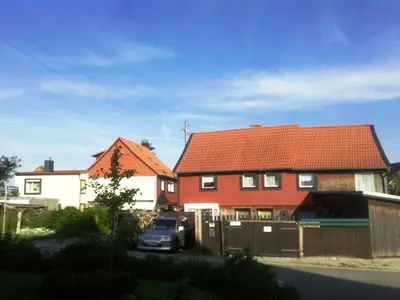 Das Gebäude in dem sich die Ferienwohnung befindet