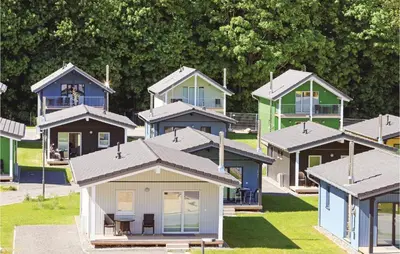 Das Gebäude in dem sich das Ferienhaus befindet