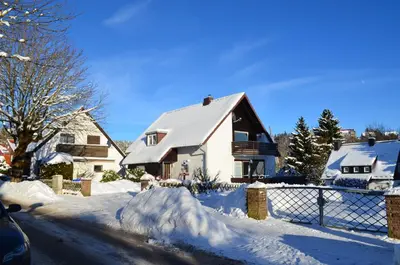 Ferienhaus Sauerzapf mit Saunabereich 16 Personen im Winter