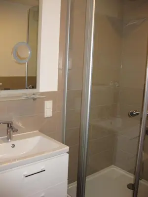 Ein Badezimmer in der Unterkunft Hotel garni 