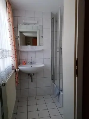 Ein Badezimmer in der Unterkunft Hotel Garni zum Goldenen Ring
