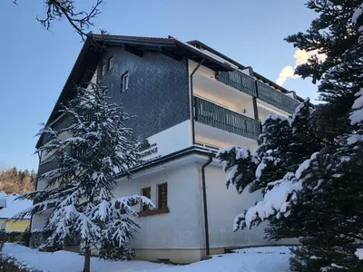 Das Gebäude in dem sich die Ferienwohnung befindet