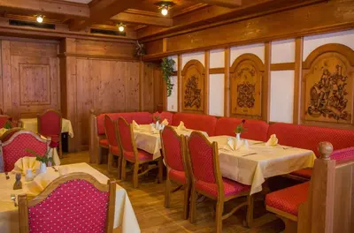 Ein Restaurant oder anderes Speiselokal in der Unterkunft Haus Irmchen
