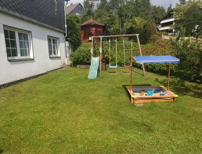 Ein Garten an der Unterkunft Ferienwohnung Rieger 1