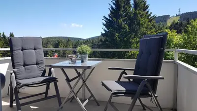 Ein allgemeiner Bergblick oder ein Berglick von der Ferienwohnung aus