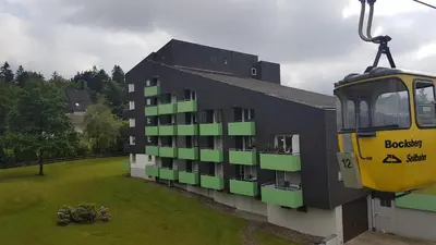 Das Gebäude in dem sich die Ferienwohnung befindet