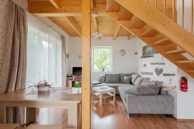 Ein Sitzbereich in der Unterkunft Ferienhaus Natzel