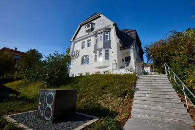 Das Gebäude in dem sich das Hotel befindet
