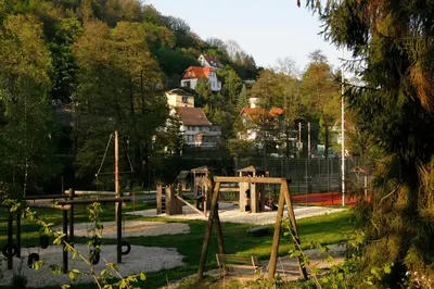 Ein Garten an der Unterkunft Café und Pension Theodor Fontane