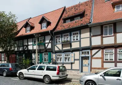 Das Gebäude in dem sich das Ferienhaus befindet