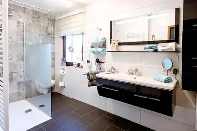 Ein Badezimmer in der Unterkunft Ferienhaus am Bergeshang