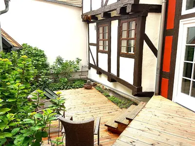 Ein Garten an der Unterkunft Kunsthaus mit Frühstück im Hotel Theophano