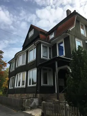 Das Gebäude in dem sich die Ferienwohnung befindet