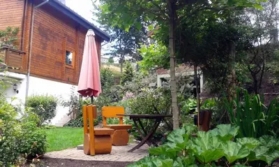 Ein Garten an der Unterkunft Ferienwohnung im Harz-Haus-Bruns