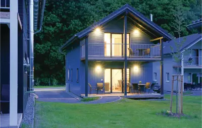 Das Gebäude in dem sich das Ferienhaus befindet