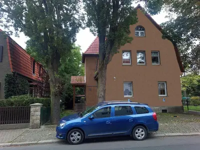 Das Gebäude in dem sich die Ferienwohnung befindet