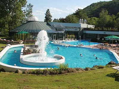 Der Swimmingpool an oder in der Nähe von Ferienwohnung Mogwitz mit Schwimmbad und Saunanutzung