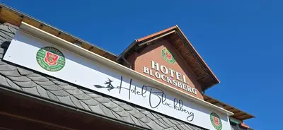 Ein Zertifikat, Auszeichnung, Logo oder anderes Dokument, das in der Unterkunft Hotel Blocksberg ausgestellt ist