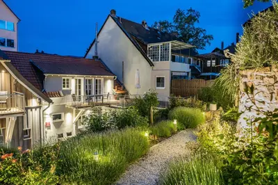 Ein Garten an der Unterkunft AKZENT Hotel Villa Saxer