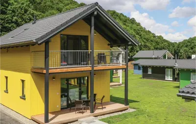 Das Gebäude in dem sich das Ferienhaus befindet