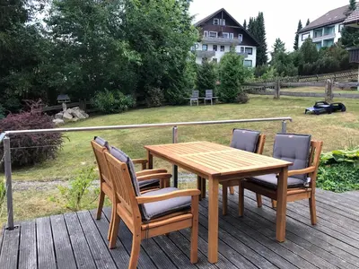 Ein Garten an der Unterkunft Kleines Berghaus