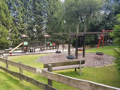Ein Kinderspielbereich in der Unterkunft Modern & schöner Ausblick