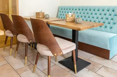 Ein Sitzbereich in der Unterkunft Hotel Kaiserhof