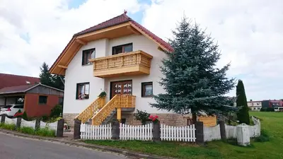 Das Gebäude in dem sich die Ferienwohnung befindet