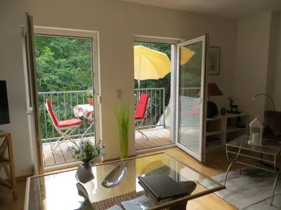 Ein Balkon oder eine Terrasse in der Unterkunft Weißes Haus am Kurpark, Fewo Bergblick