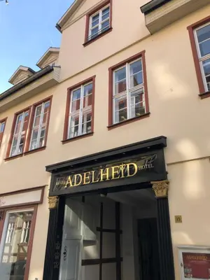 Das Gebäude in dem sich das Hotel befindet
