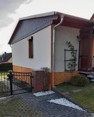 Das Gebäude in dem sich das Ferienhaus befindet