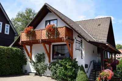 Das Gebäude in dem sich die Ferienwohnung befindet