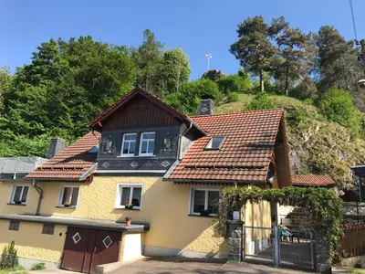 Das Gebäude in dem sich die Ferienwohnung befindet