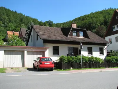 Das Gebäude in dem sich die Ferienwohnung befindet