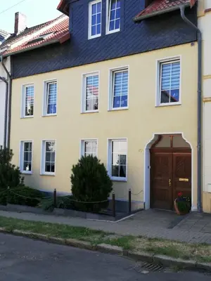 Das Gebäude in dem sich die Ferienwohnung befindet
