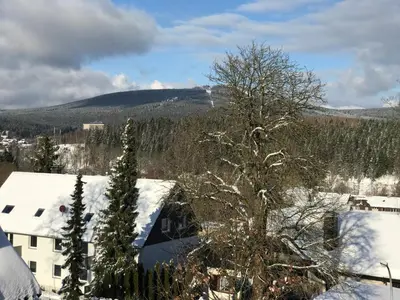 Ein allgemeiner Bergblick oder ein Berglick von der Ferienwohnung aus