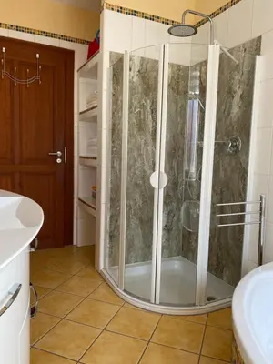 Ein Badezimmer in der Unterkunft Ferienwohnung am Bodetal mit Wallbox für E-Auto