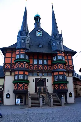Das Gebäude in dem sich das Ferienhaus befindet